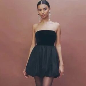 NWT Reformation Anthropologie St. Louis Strapless Velvet Mini Dress Black Bubble